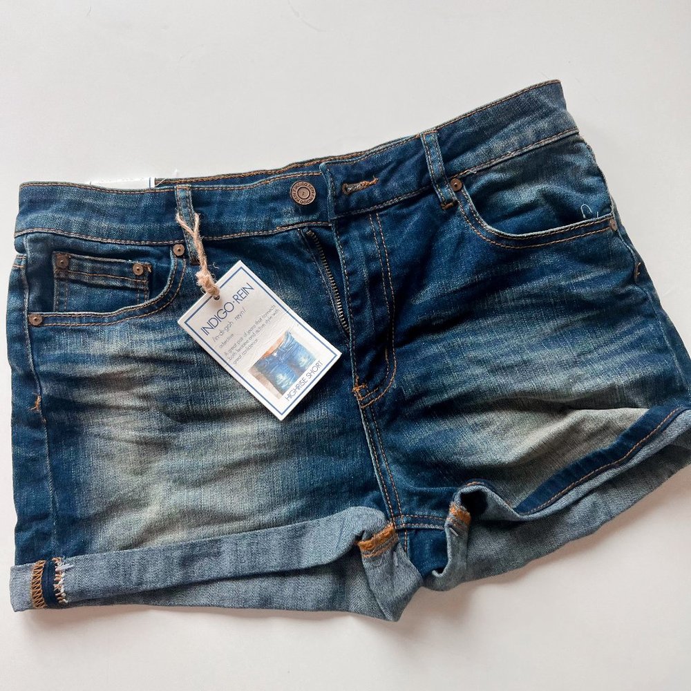 Indigo Rein High rise Short - Size 11 / 29